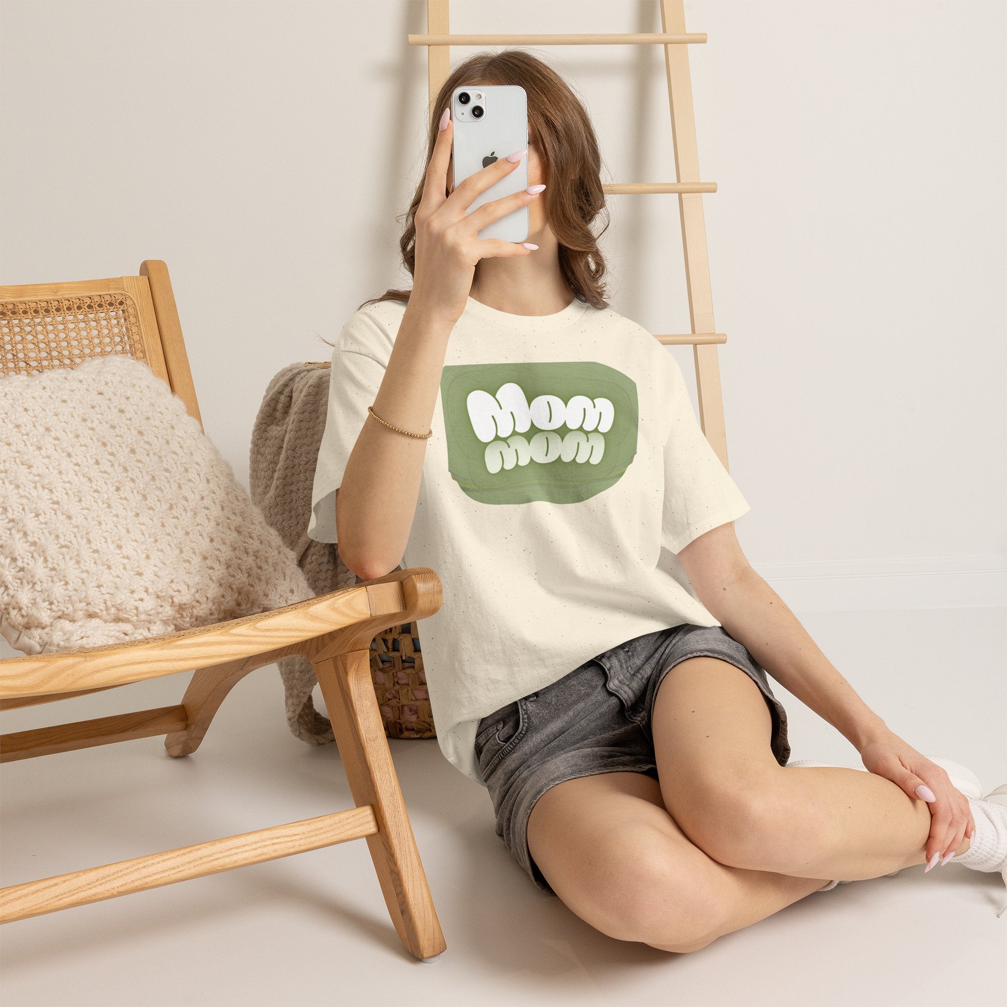 Retro Bubble Text Mom Tee - Green
