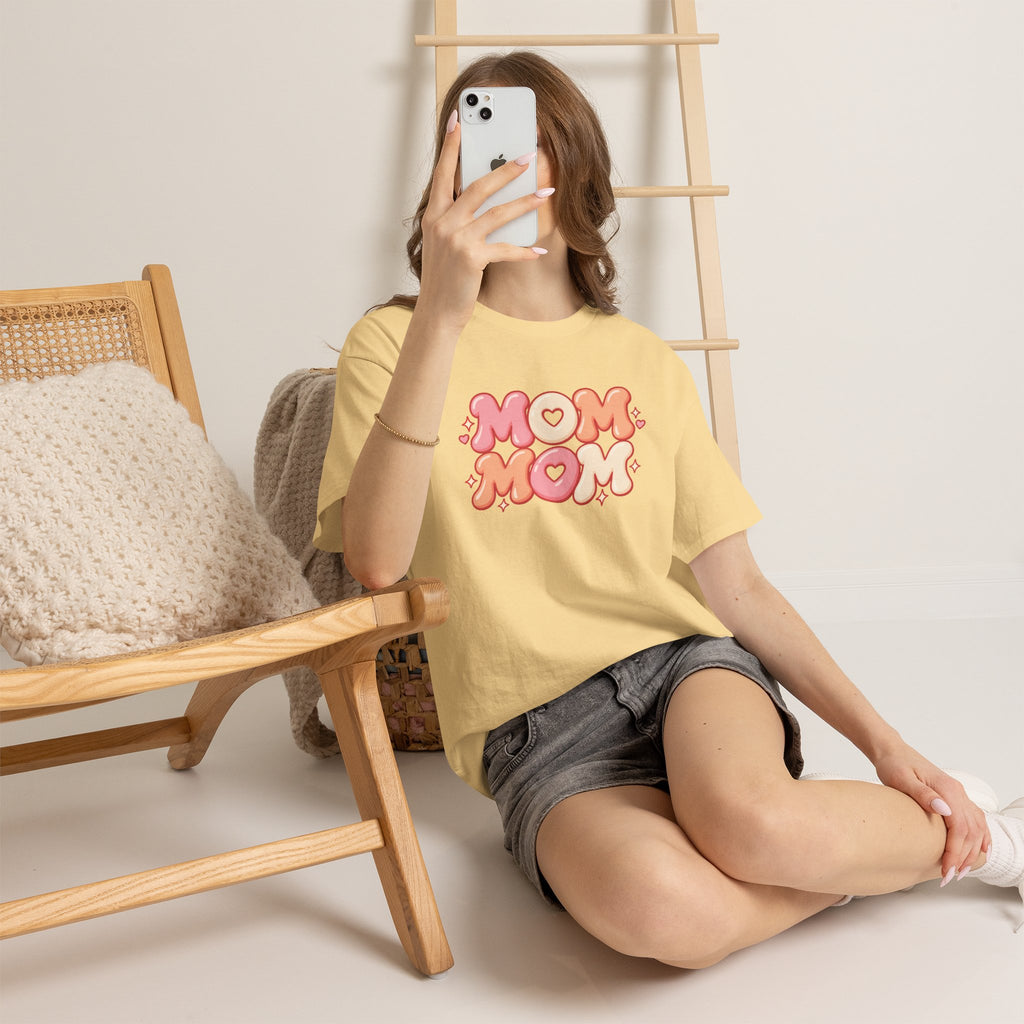 Retro Bubble Text Mom Tee