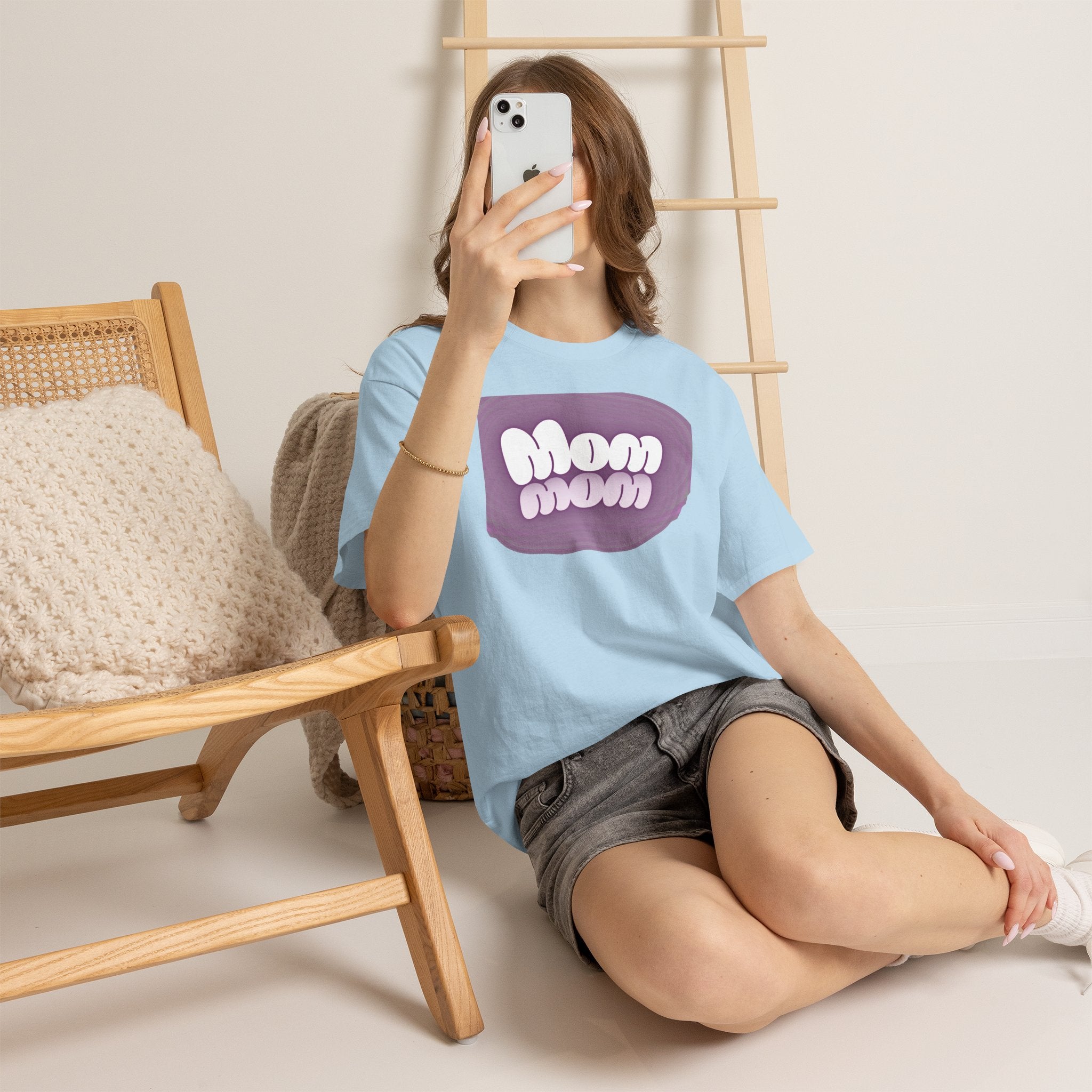 Retro Bubble Text Mom Tee - Lavender